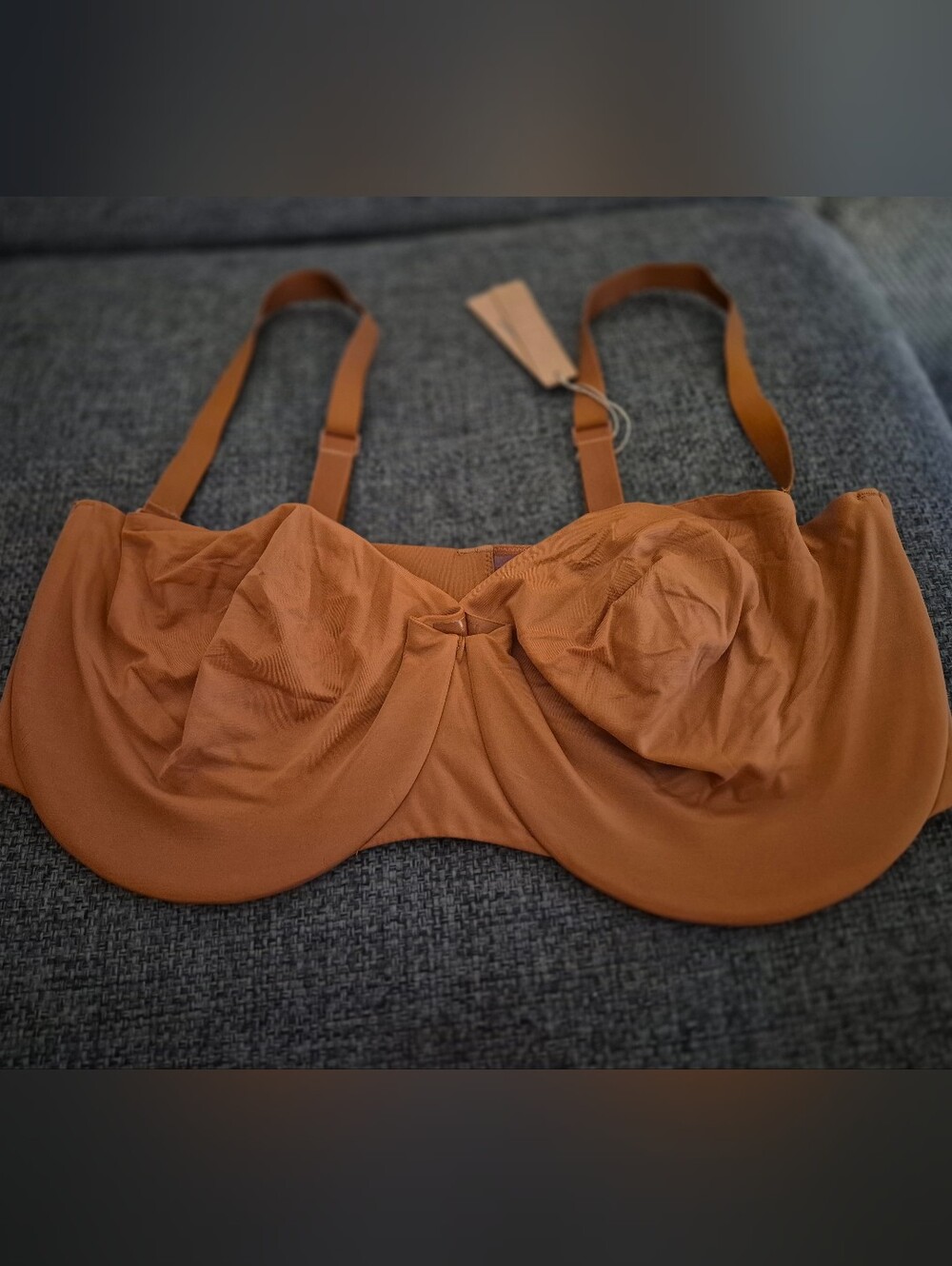 SKIMS Smoothing Intimates Unlined Strapless Bra In Bronze - Picture 3 of 5